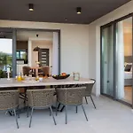 Luxury Beachfront Flores Heated Outdoor, Indoor Pool, Whirlpool, Sauna * Duće