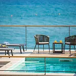 Luxury Beachfront Flores Heated Outdoor, Indoor Pool, Whirlpool, Sauna וילה *