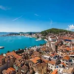 וילה Luxury Beachfront Flores Heated Outdoor, Indoor Pool, Whirlpool, Sauna Duće