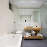 Luxury Beachfront Flores Heated Outdoor, Indoor Pool, Whirlpool, Sauna וילה *