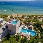 Luxury Beachfront Flores Heated Outdoor, Indoor Pool, Whirlpool, Sauna *