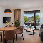 Luxury Beachfront Flores Heated Outdoor, Indoor Pool, Whirlpool, Sauna *