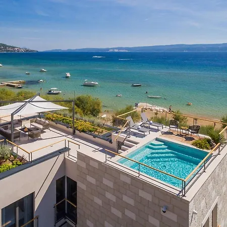Villa Luxury Beachfront Flores Heated Outdoor, Indoor Pool, Whirlpool, Sauna
