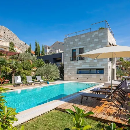 ヴィラ Luxury Beachfront Flores Heated Outdoor, Indoor Pool, Whirlpool, Sauna