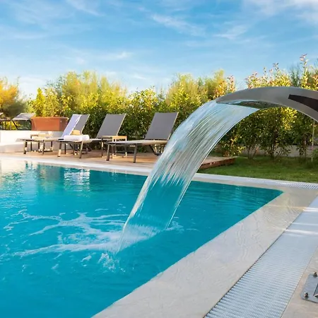 Luxury Beachfront Flores Heated Outdoor, Indoor Pool, Whirlpool, Sauna Vila *