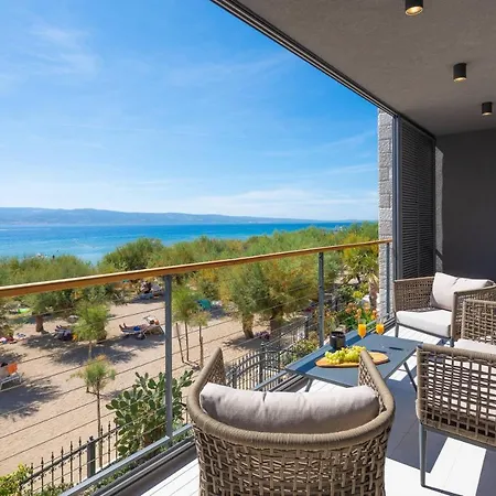 Vila Luxury Beachfront Flores Heated Outdoor, Indoor Pool, Whirlpool, Sauna *
